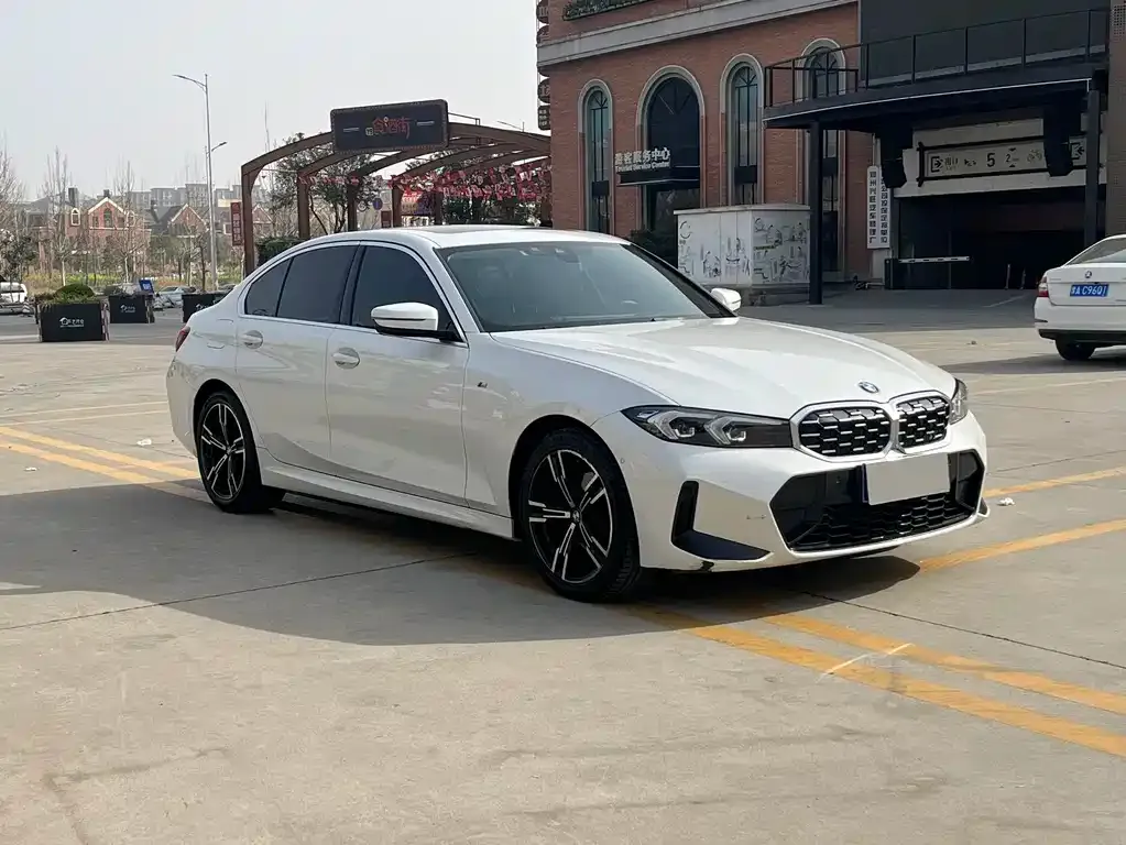 BMW 3 Series 2023 из CN, фото 10
