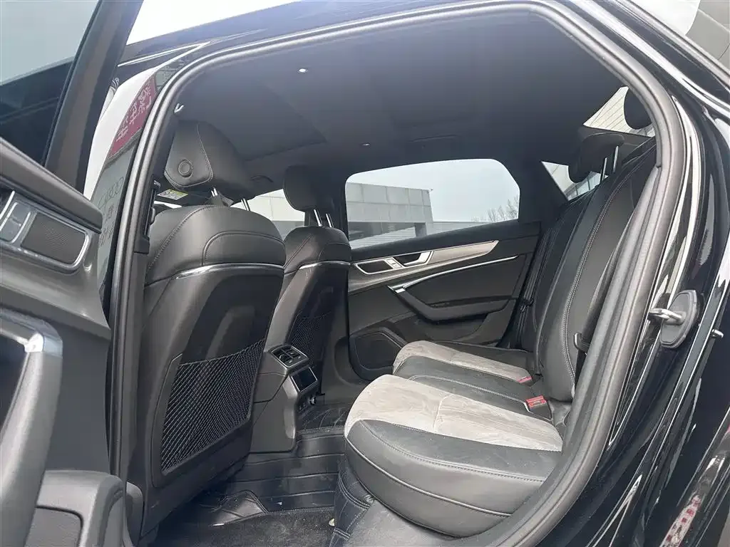 Audi A6L 2024 из CN, фото 2