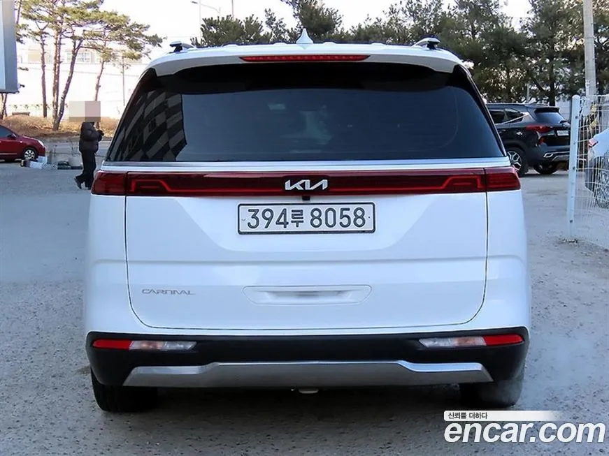 Kia Carnival — фото 10