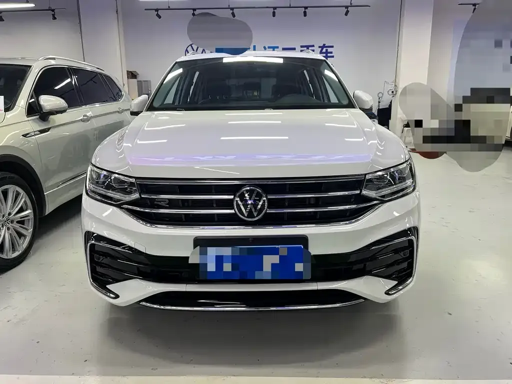 Volkswagen Tiguan L — фото 6