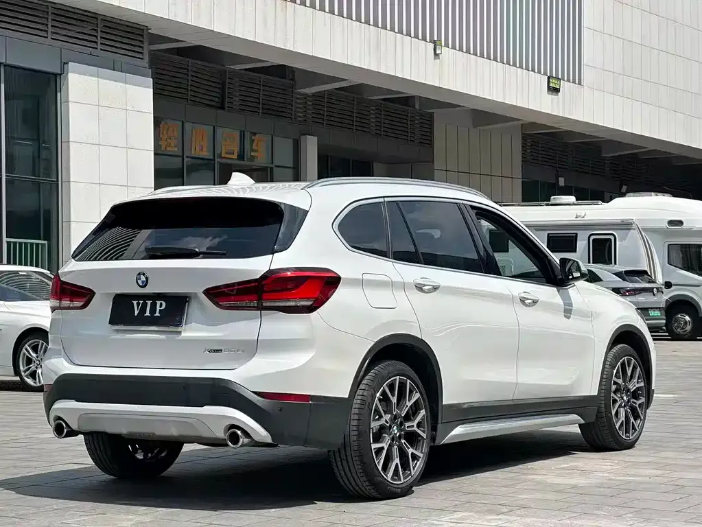 BMW X1 — фото 8