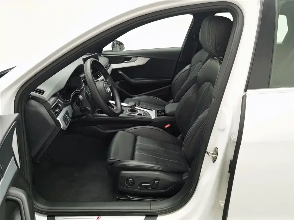 Audi A4L 2022 из CN, фото 7