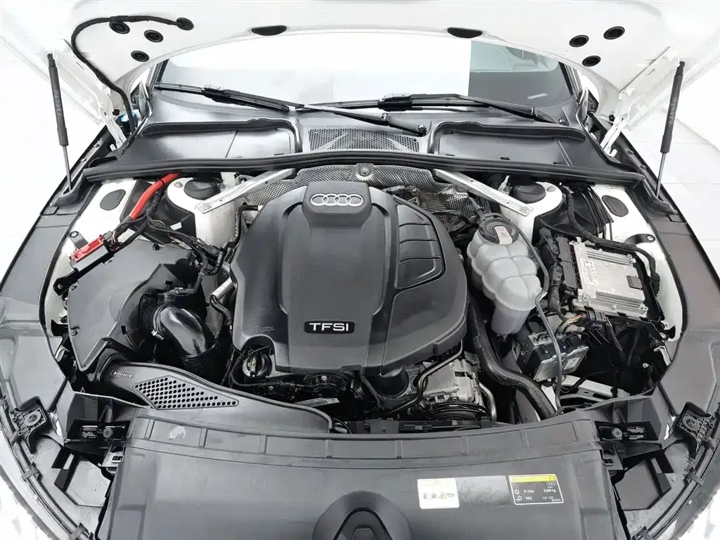 Audi A4L 2022 из CN, фото 9