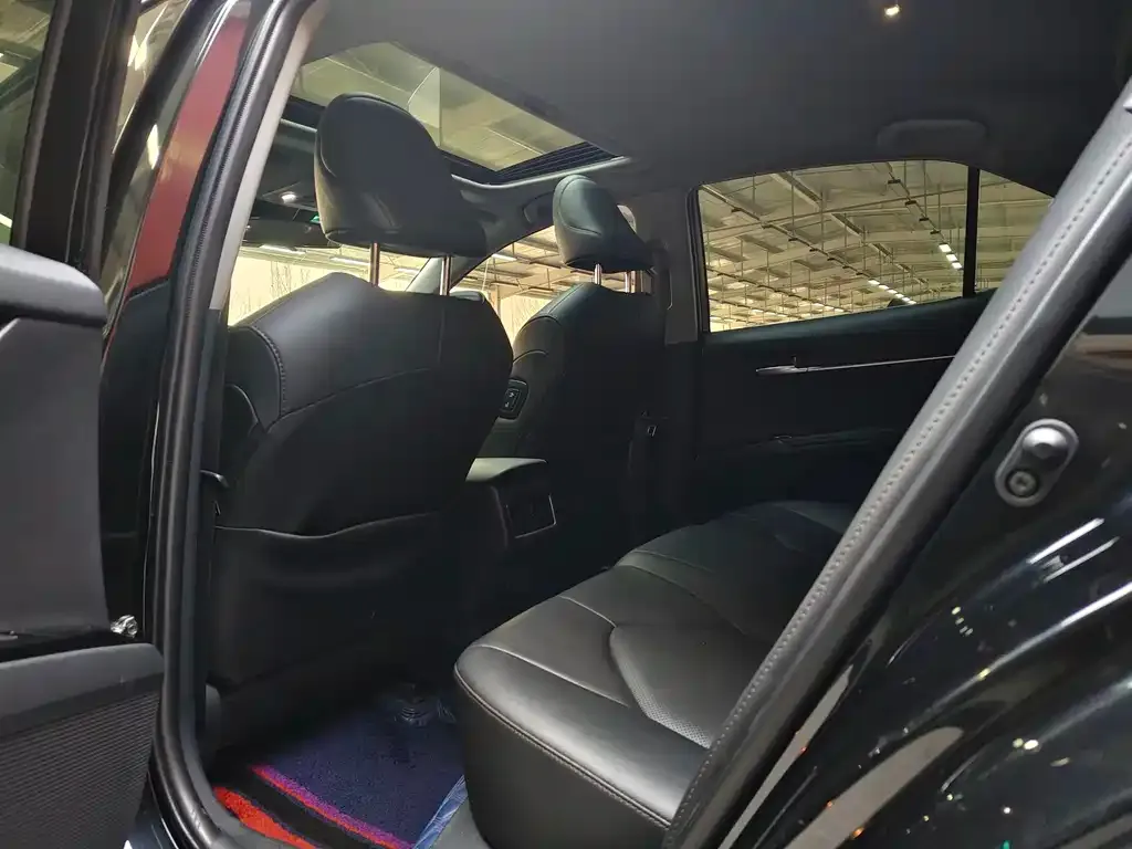 Toyota Camry 2023 из CN, фото 5