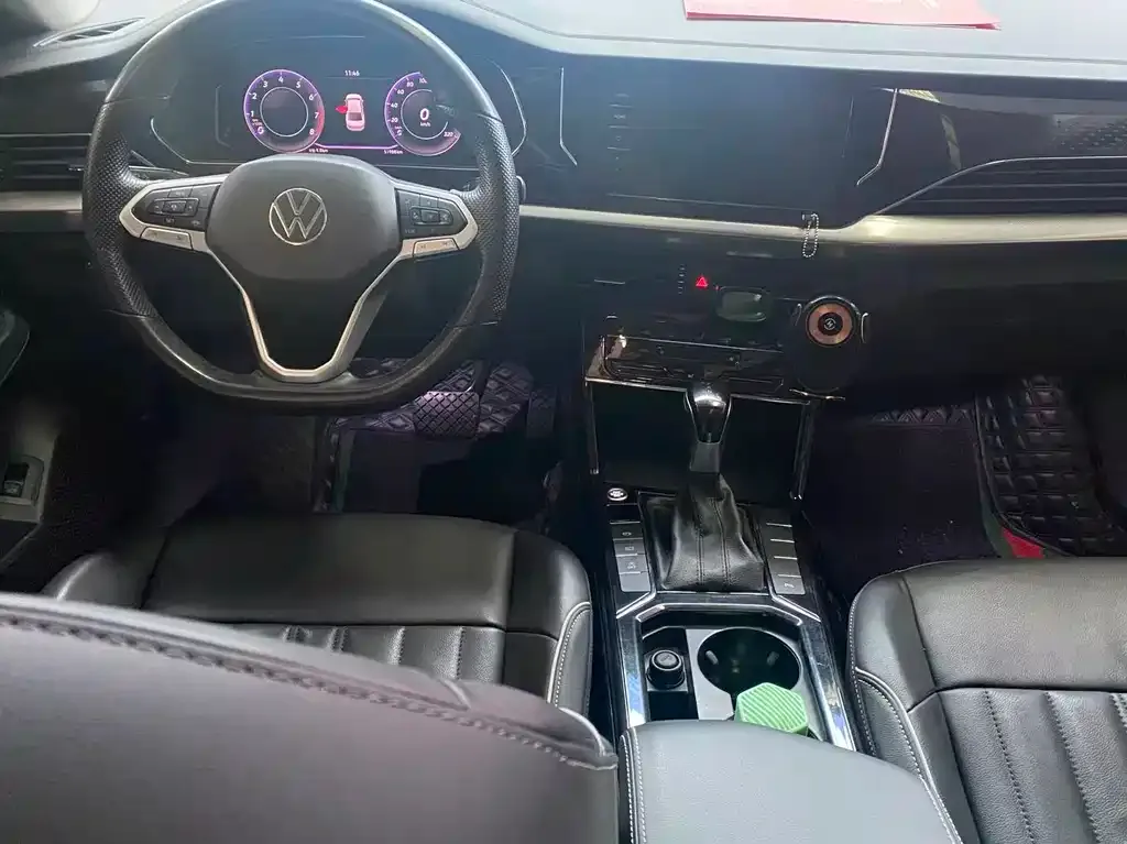 Volkswagen Passat 2023 из CN, фото 2