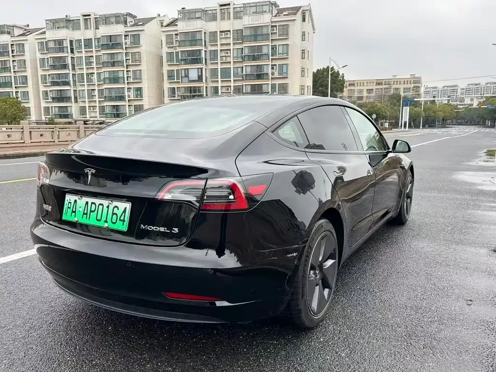 Tesla Model 3 — фото 8