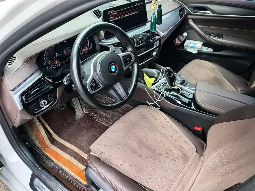 BMW 5 Series — фото 9