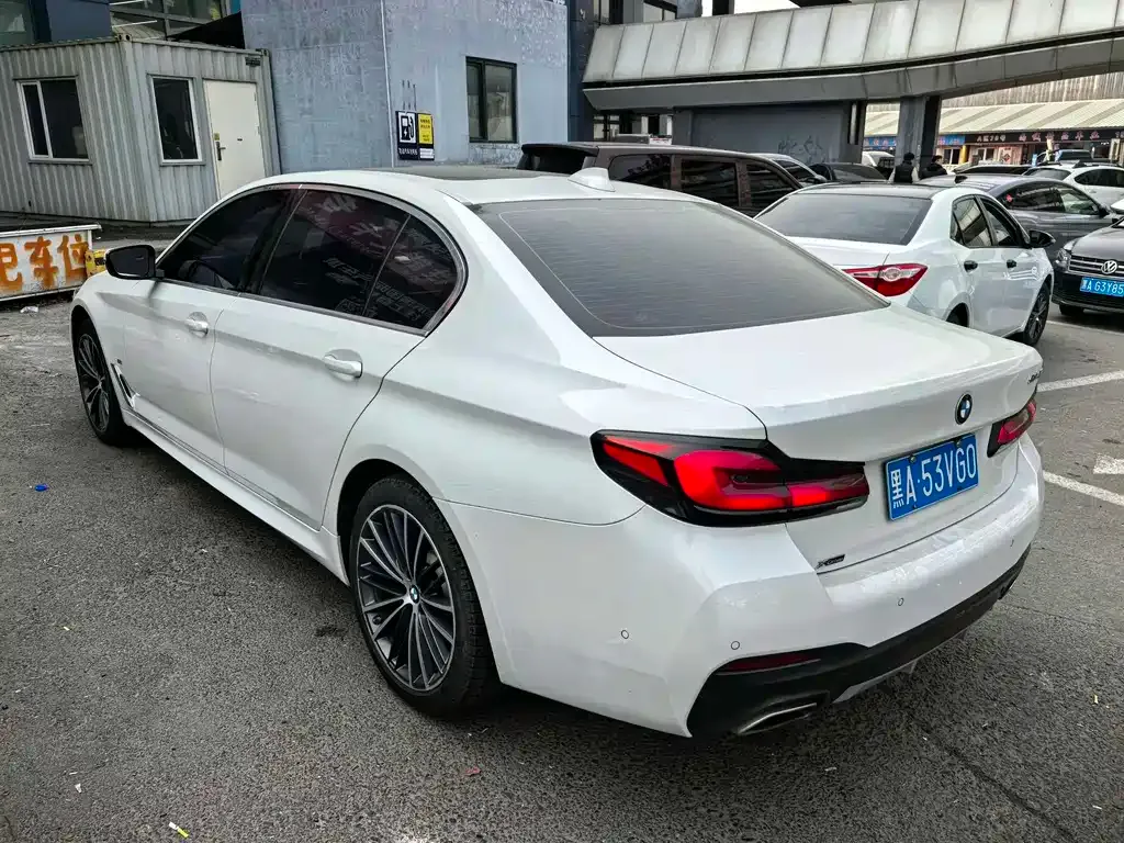 BMW 5 Series — фото 10