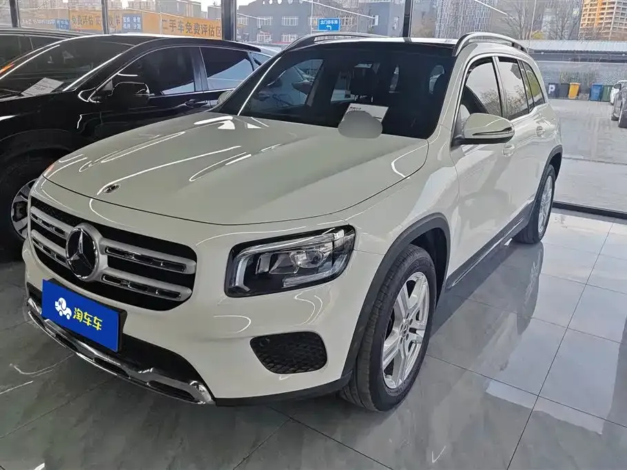 Mercedes-Benz GLB — фото 1