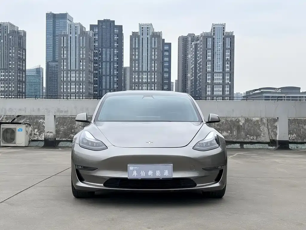 Tesla Model 3 — фото 3