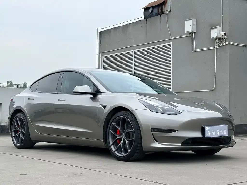 Tesla Model 3 — фото 7