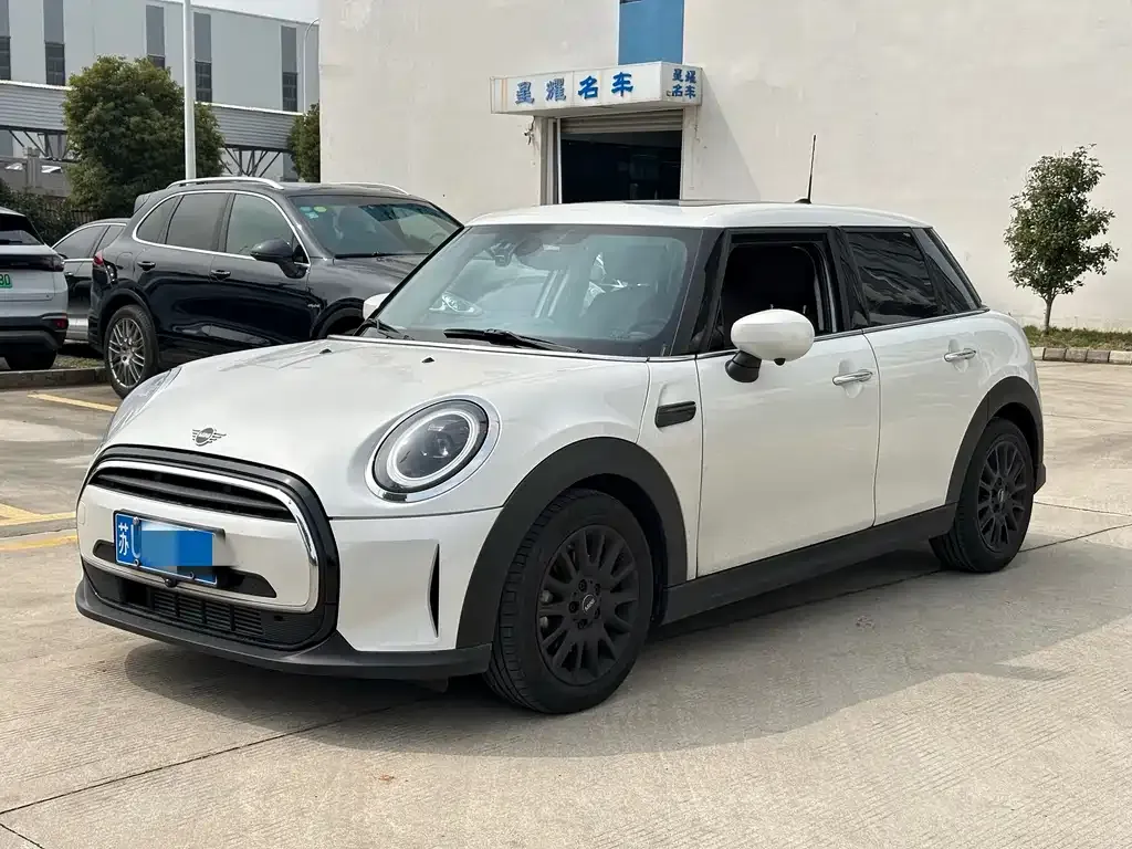 MINI Cooper (3-door) 2024 из CN, фото 1