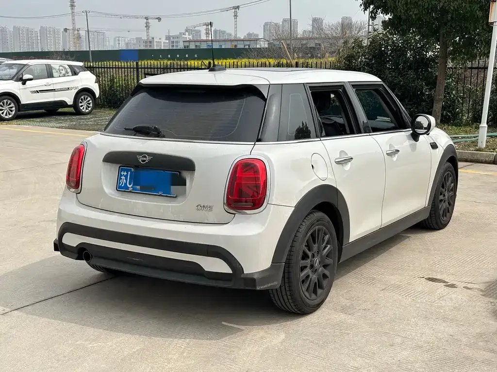 MINI Cooper (3-door) 2024 из CN, фото 6