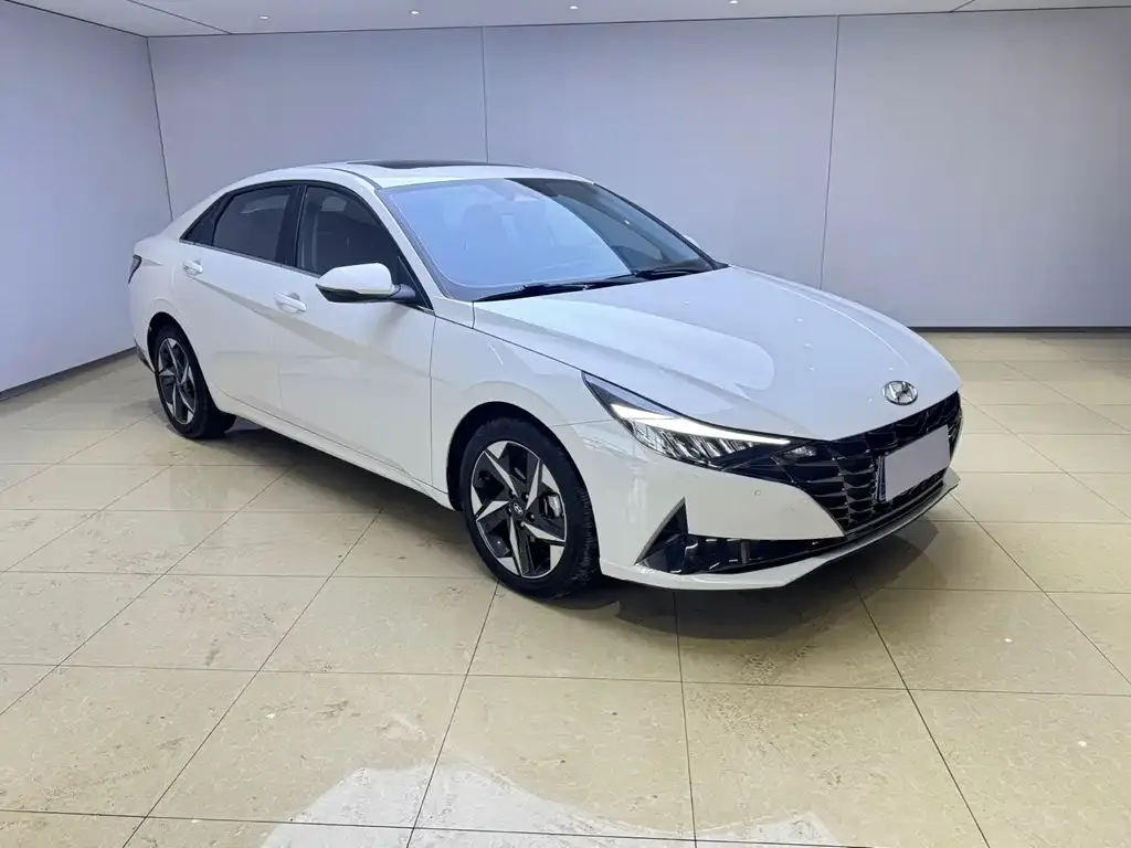 Hyundai Elantra 2023 из CN, фото 3