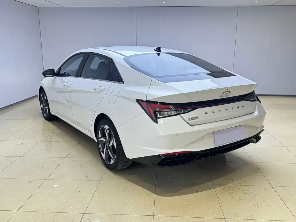 Hyundai Elantra 2023 из CN, фото 4