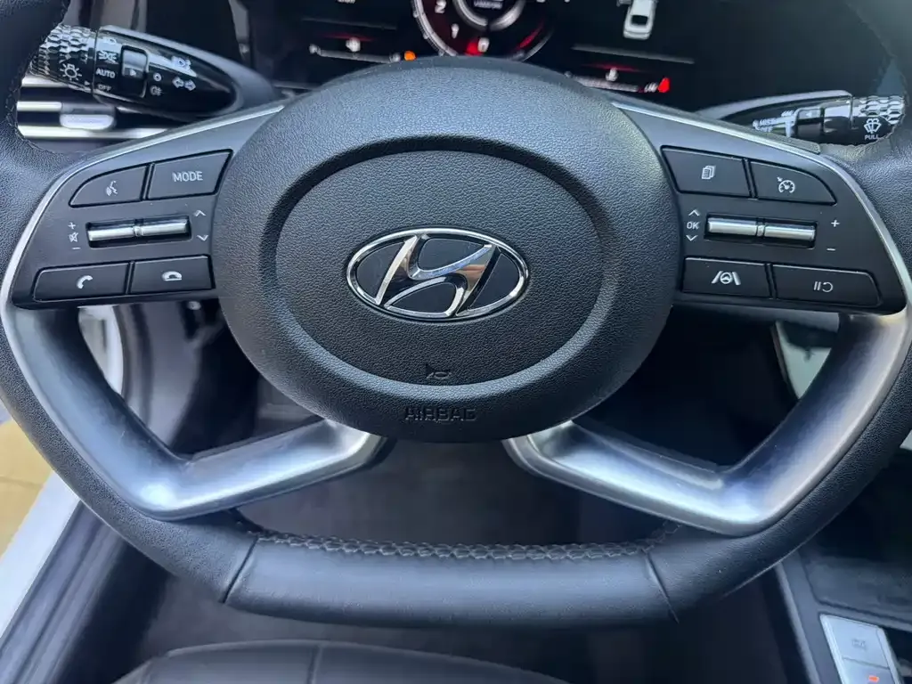 Hyundai Elantra 2023 из CN, фото 10