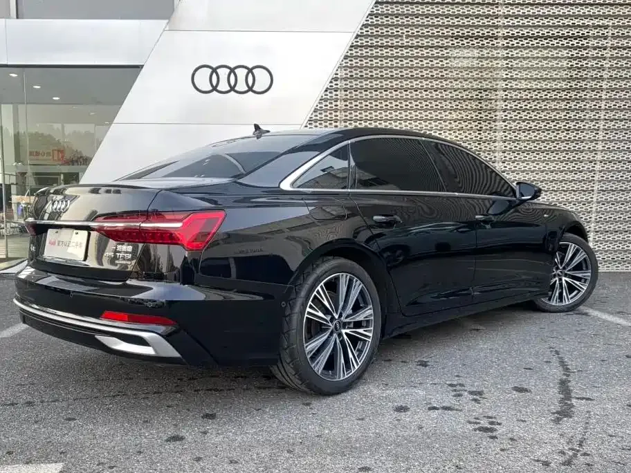 Audi A6L — фото 6