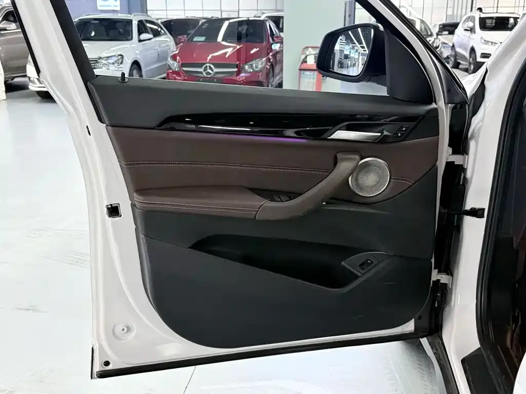 BMW X1 2021 из CN, фото 3
