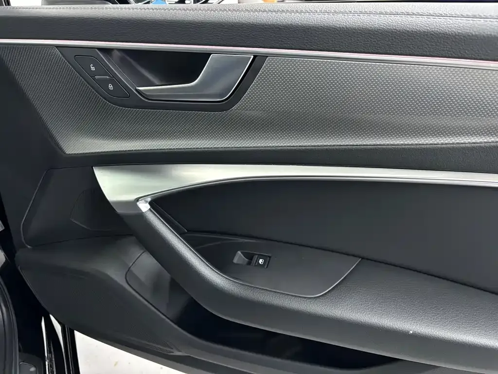 Audi A6L 2021 из CN, фото 9