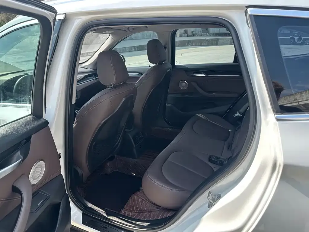 BMW X1 2021 из CN, фото 7