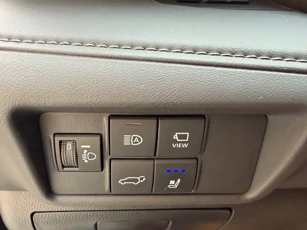 Toyota Crown Kluger 2024 из CN, фото 4
