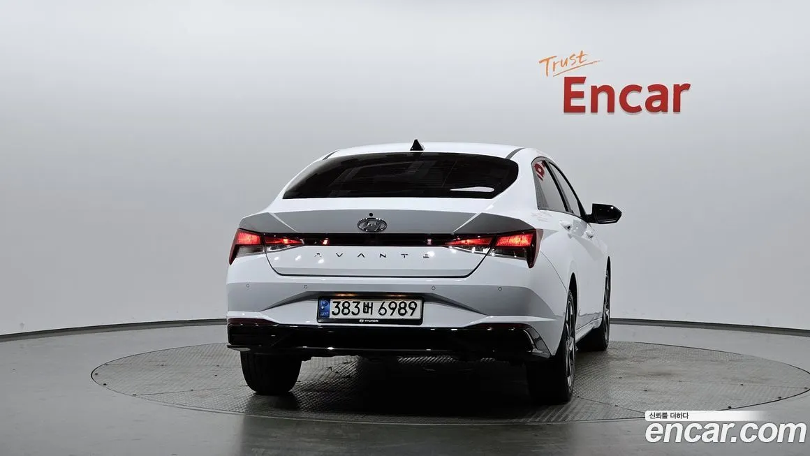 Hyundai AVANTE — фото 3
