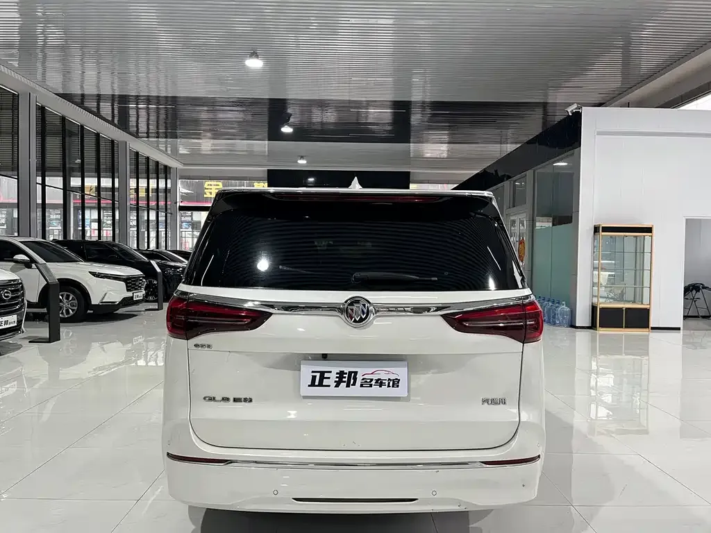 Buick GL8 2023 из CN, фото 2