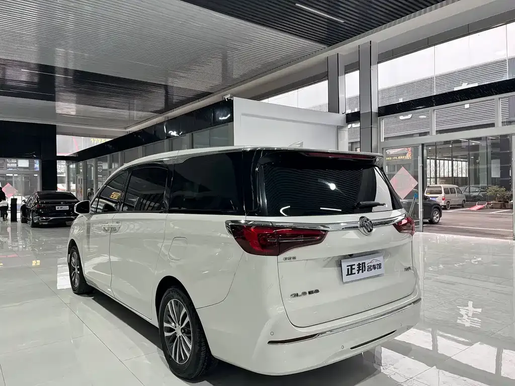 Buick GL8 2023 из CN, фото 10