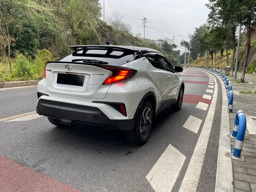 Toyota C-HR 2023 из CN, фото 9