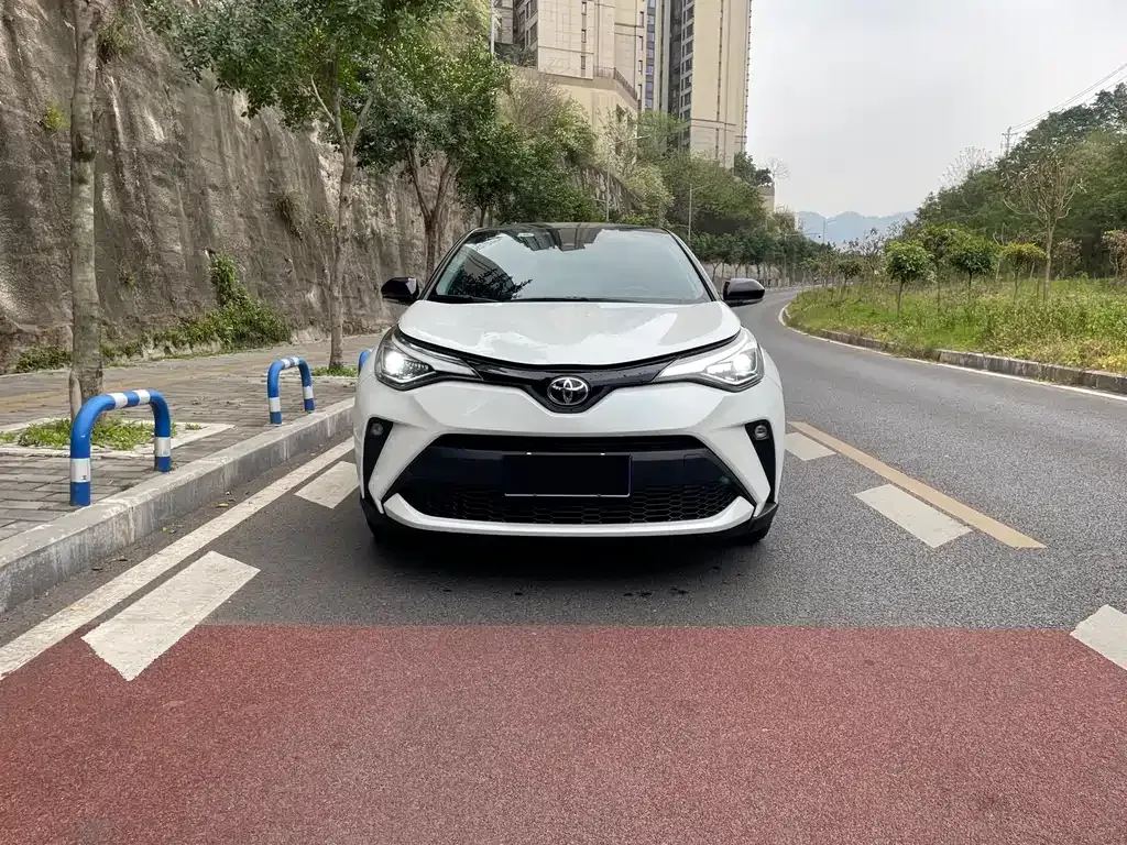 Toyota C-HR 2023 из CN, фото 7