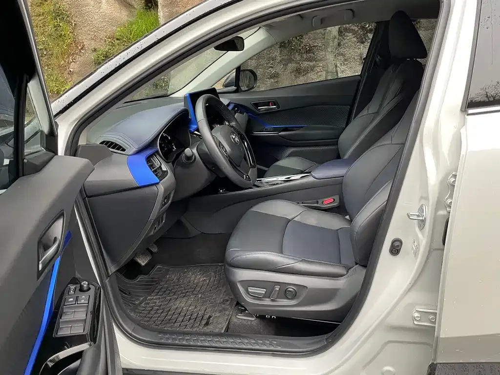 Toyota C-HR 2023 из CN, фото 10