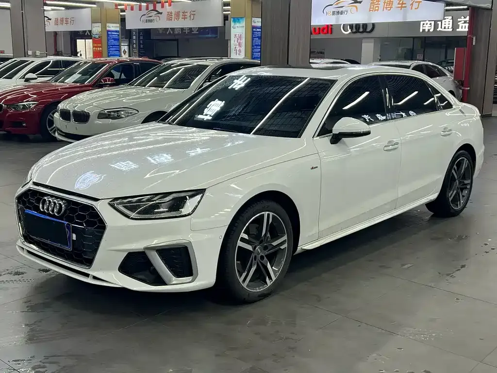 Audi A4L 2021 из CN, фото 1
