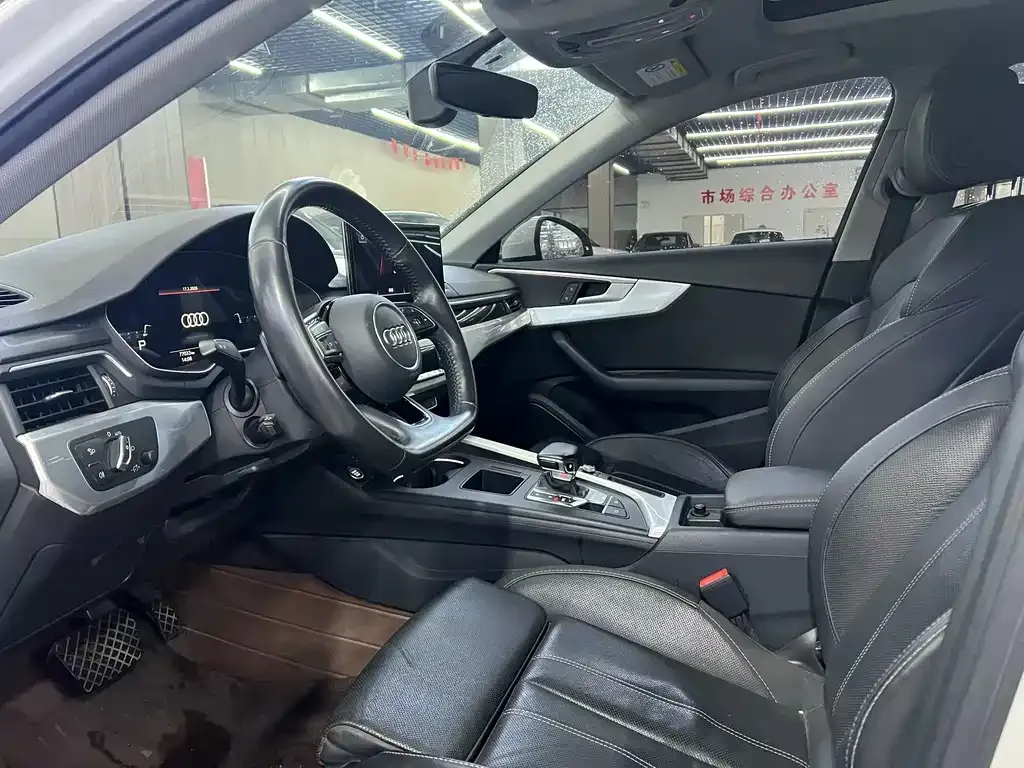 Audi A4L 2021 из CN, фото 9