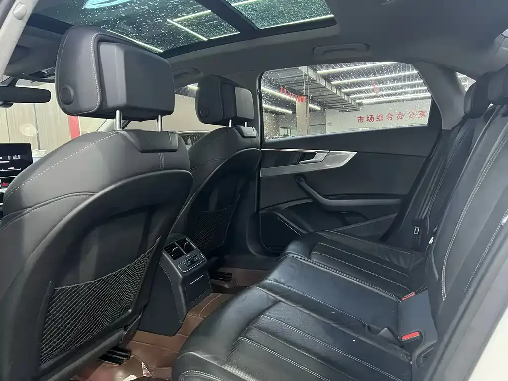 Audi A4L 2021 из CN, фото 5