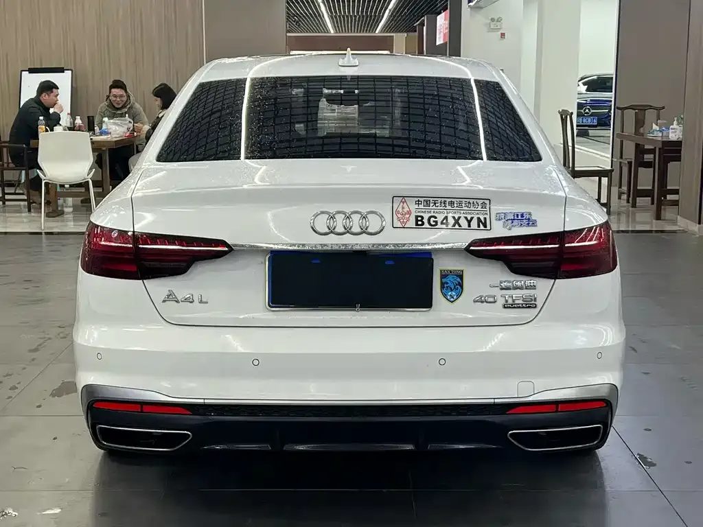 Audi A4L 2021 из CN, фото 8