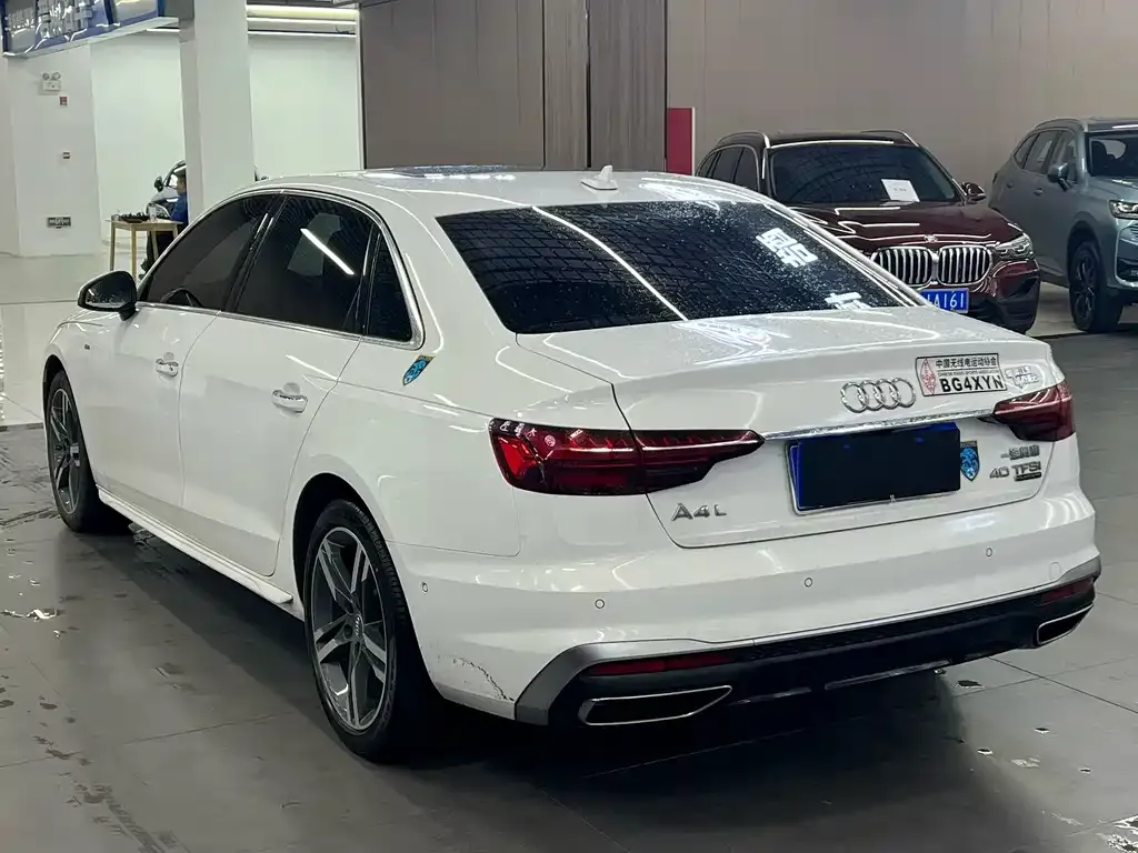 Audi A4L 2021 из CN, фото 3