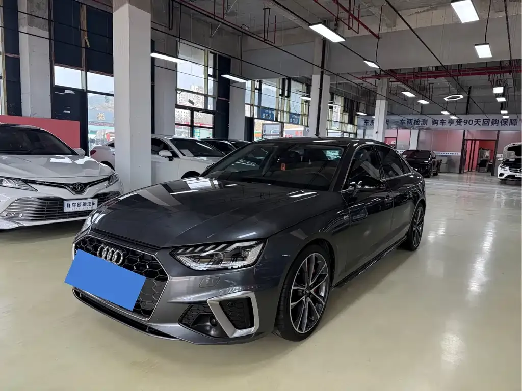 Audi A4L 2021 из CN, фото 1