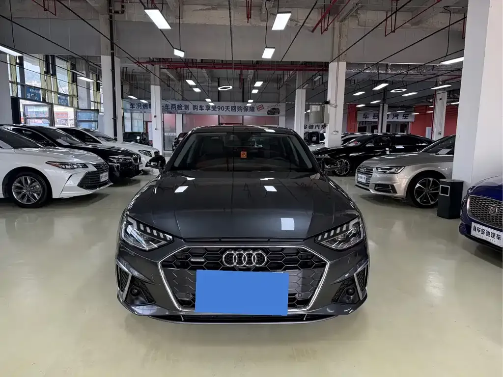 Audi A4L 2021 из CN, фото 9