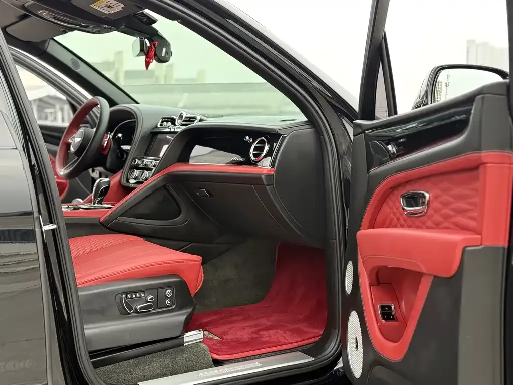 Bentley Bentayga 2025 из CN, фото 3