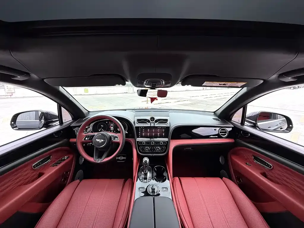 Bentley Bentayga 2025 из CN, фото 6