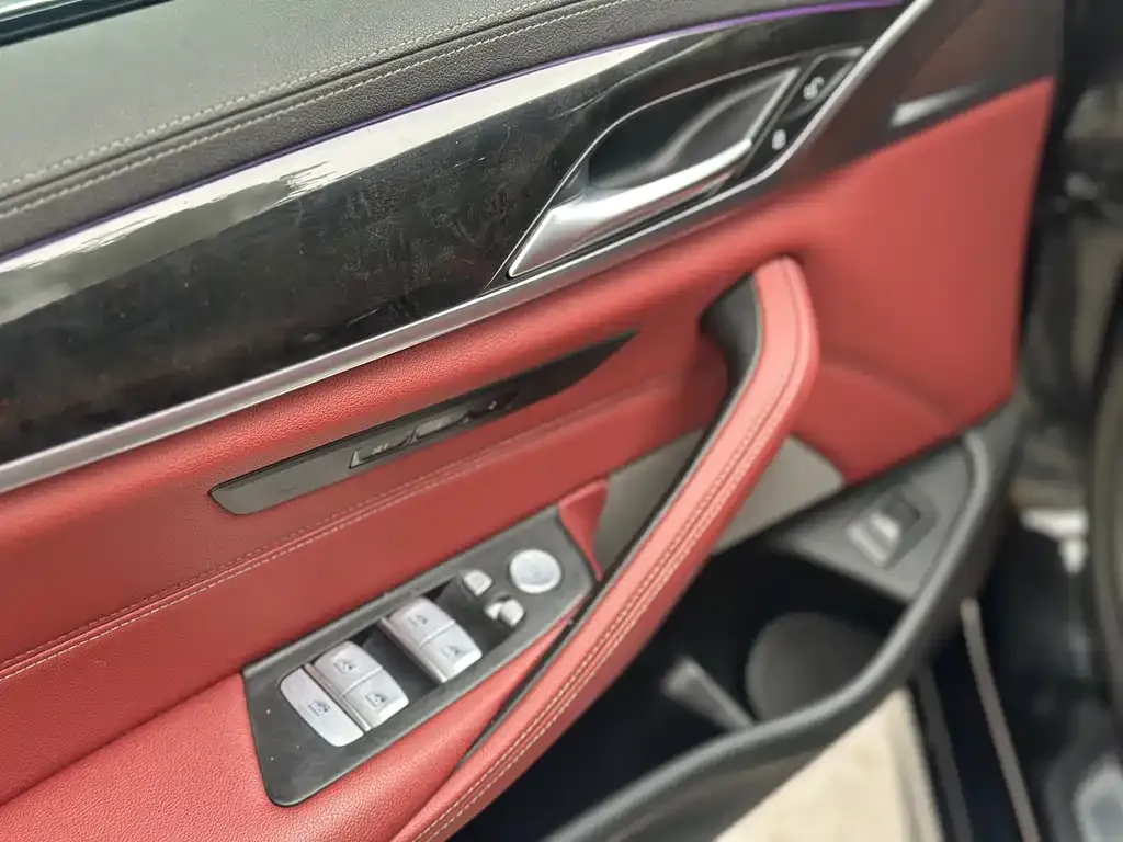 BMW 5 Series 2023 из CN, фото 2