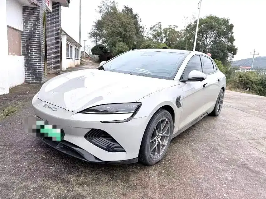 BYD Seal — фото 1
