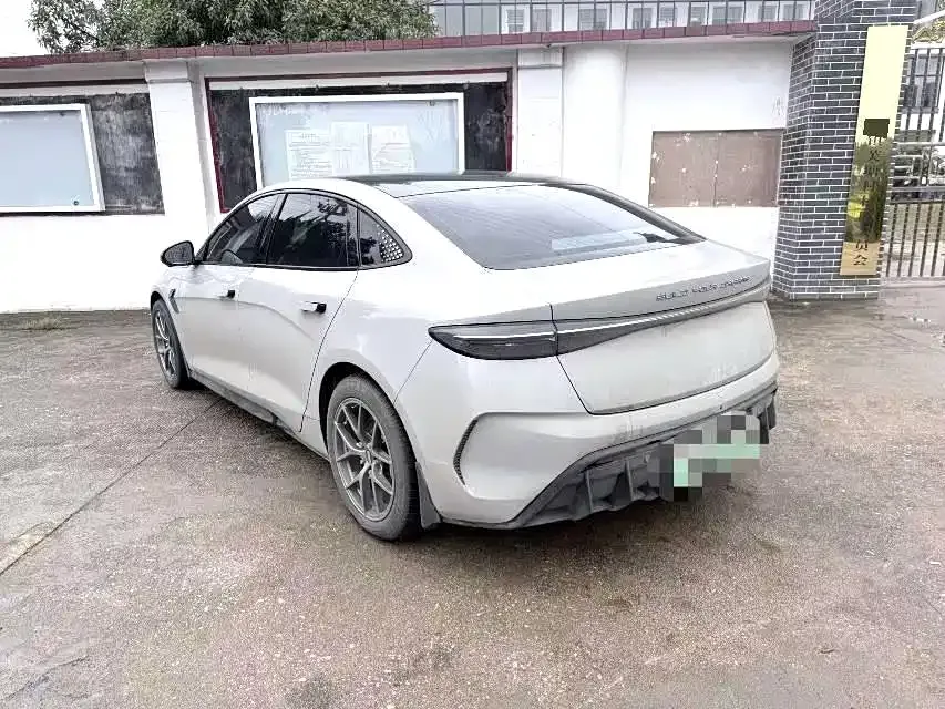 BYD Seal — фото 4