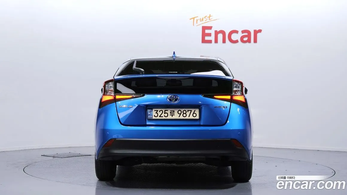 Toyota Prius 2021 из KR, фото 2