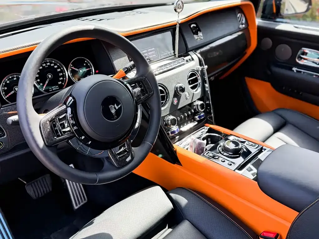 Rolls-Royce Cullinan 2023 из CN, фото 6