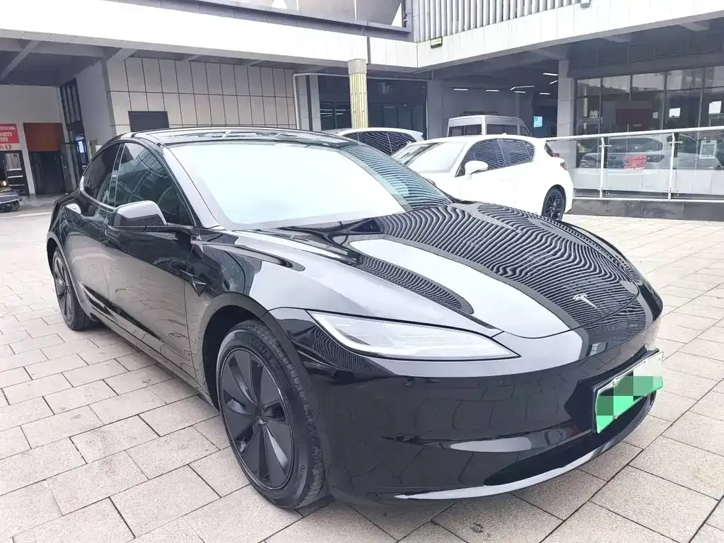 Tesla Model 3 — фото 3