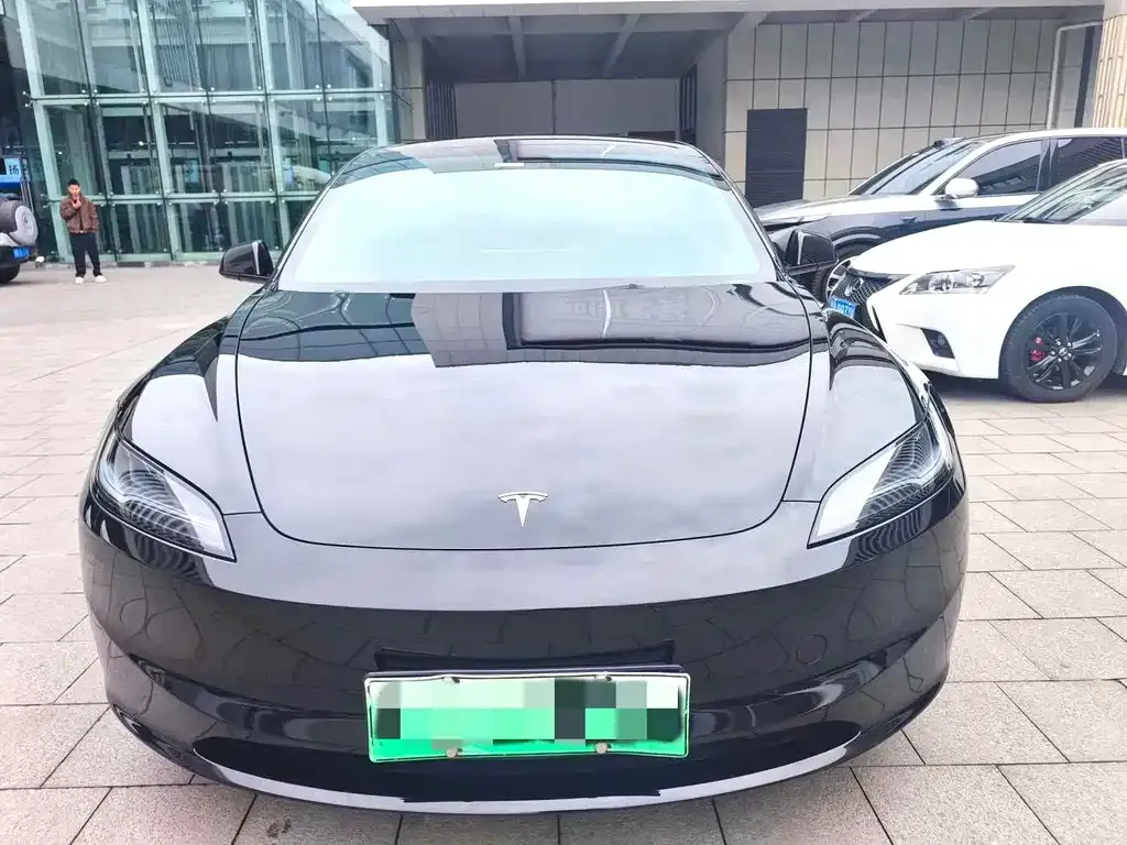 Tesla Model 3 — фото 5