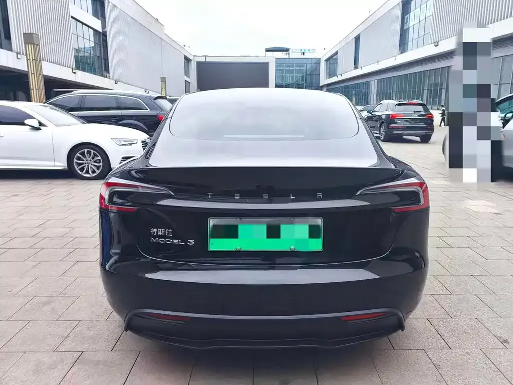 Tesla Model 3 — фото 6
