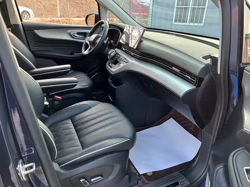 Roewe iMAX8 — фото 4