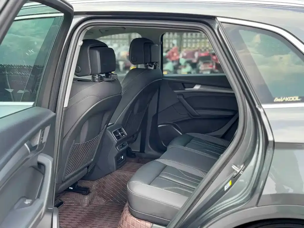 Audi Q5L 2023 из CN, фото 2